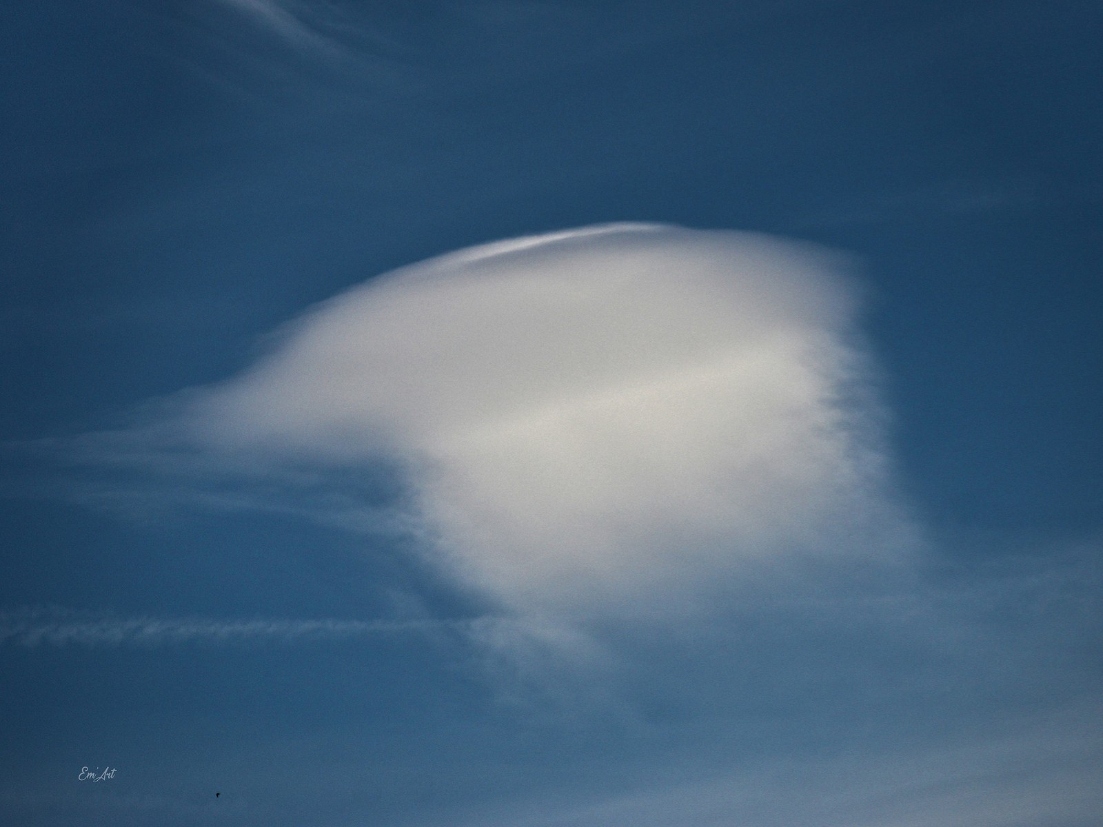 Medusa, photographie d'un nuage lenticulaire par Emmanuelle Baudry