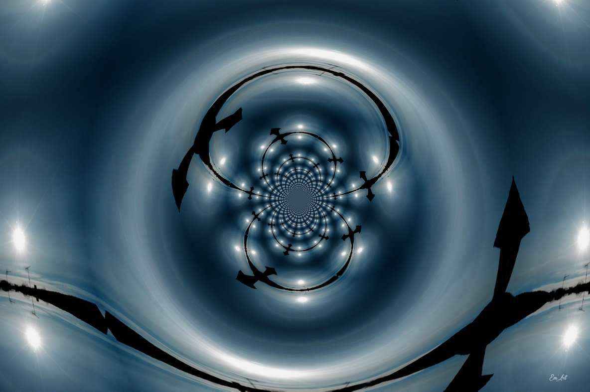 A perpétuité - photographie surréaliste d'un halo solaire par Em'Art